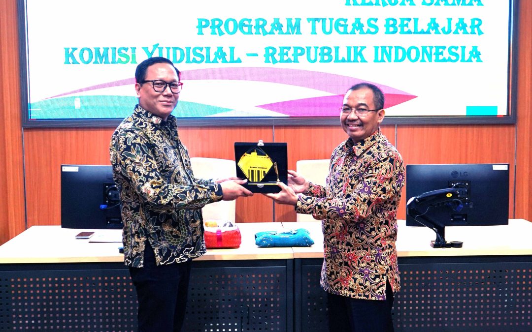 Rapat Pembahasan Kerja Sama Program Tugas Belajar Sekretaris Jenderal Komisi Yudisial Republik Indonesia